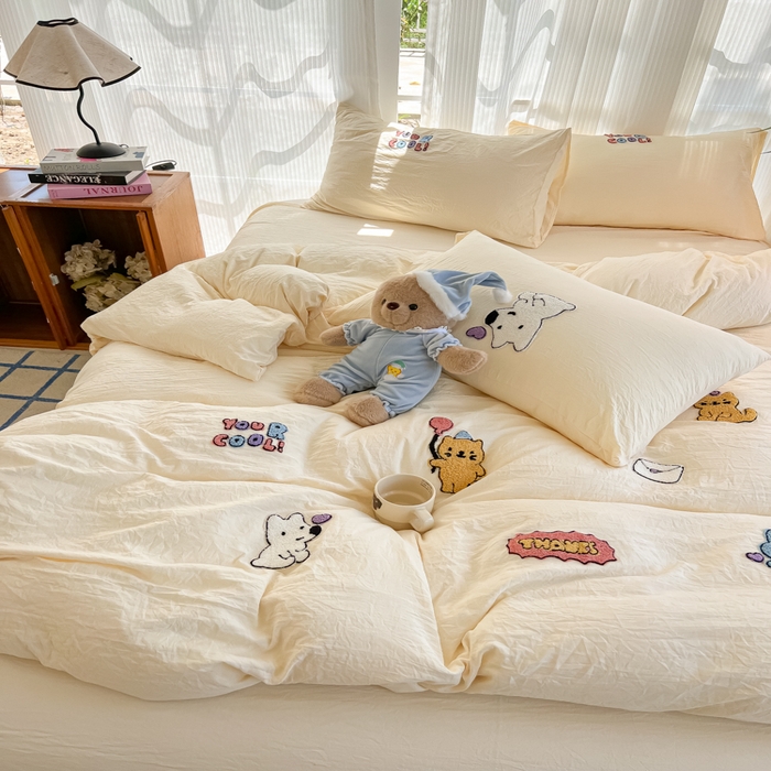 91家纺网 家纺一手货源 找家纺 韩巢家纺 2025新款超柔水洗棉毛巾绣四件套 动物乐园-奶黄