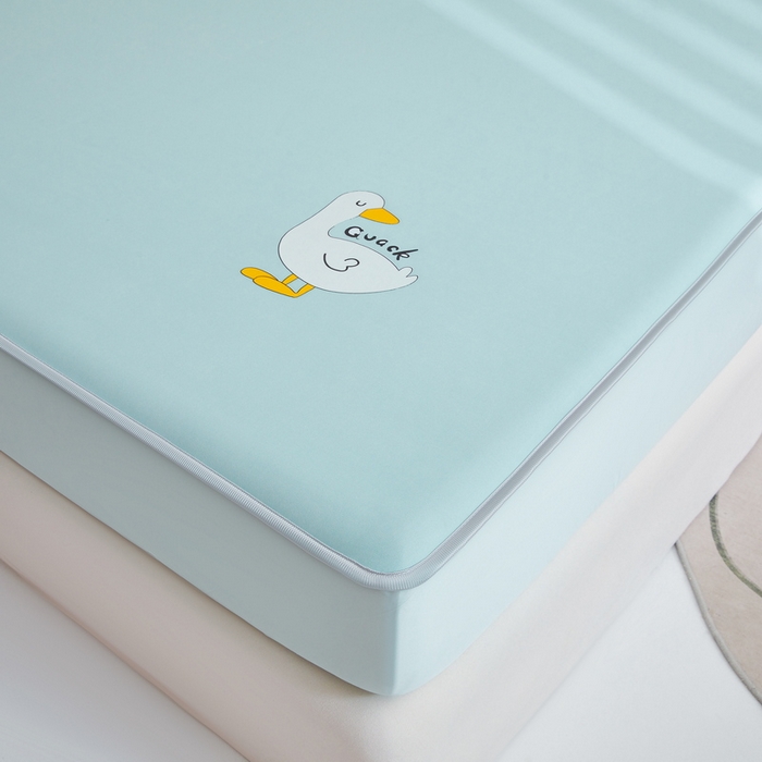 91家纺网 家纺一手货源 找家纺 2025春夏新款独家研发太空层凉感鸭冰丝烫画软凉席床笠款 凉感鸭-水绿