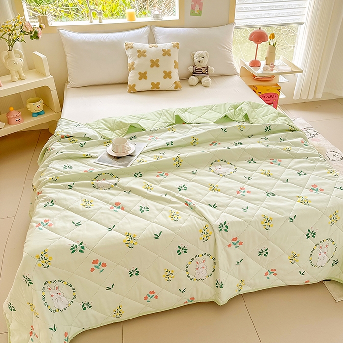 91家纺网 家纺一手货源 找家纺 憨豆家纺 2025新款纳米印花超声波夏被简约可机洗空调被夏凉被礼品被直播跨境 花间小兔