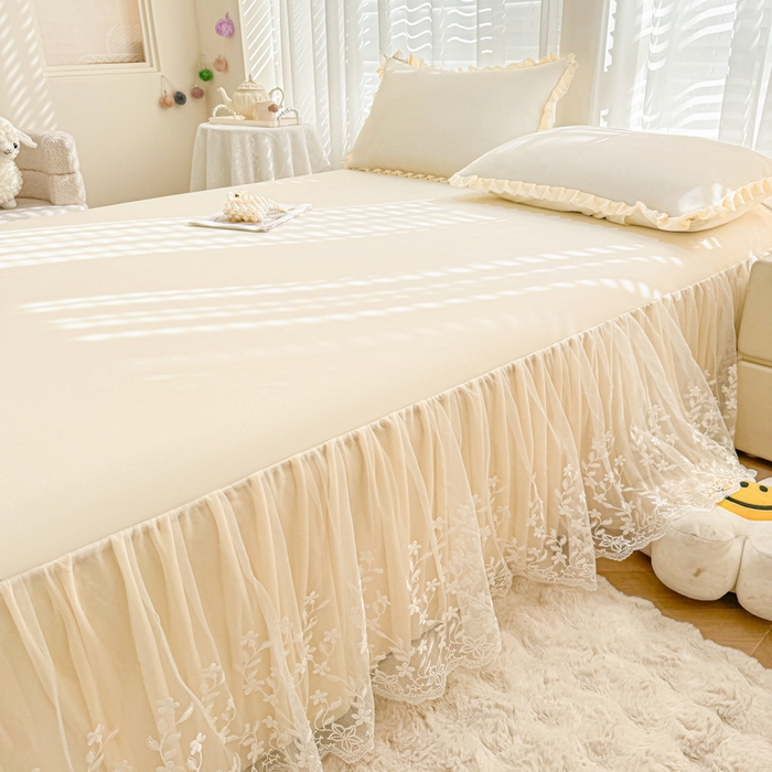 91家纺网 家纺一手货源 找家纺 LIFE.丽芙 2025春夏新款独家研发太空层凉感软席双层蕾丝边冰丝凉席床裙款 奶昔黄