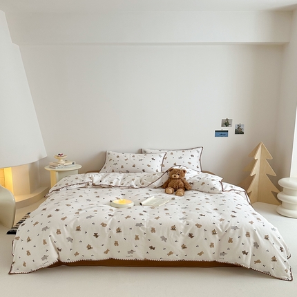 91家纺网 家纺一手货源 找家纺 2025新款工艺款全棉双层纱小清新贝壳边四件套 比波熊