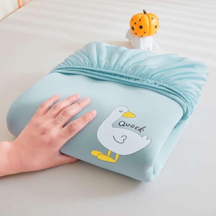 91家纺网 家纺一手货源 找家纺 2025春夏新款独家研发太空层凉感鸭冰丝烫画软凉席床笠款 凉感鸭-水绿