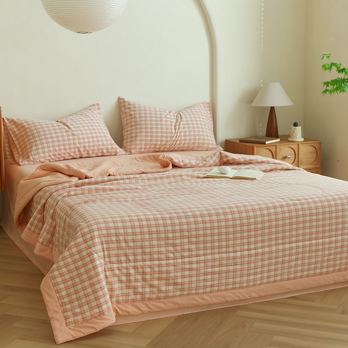 91家纺网 家纺一手货源 找家纺 雯雨家纺 2025新款A类无印风里外全棉纯棉水洗棉新疆棉花夏被夏凉被空调被 朵拉粉