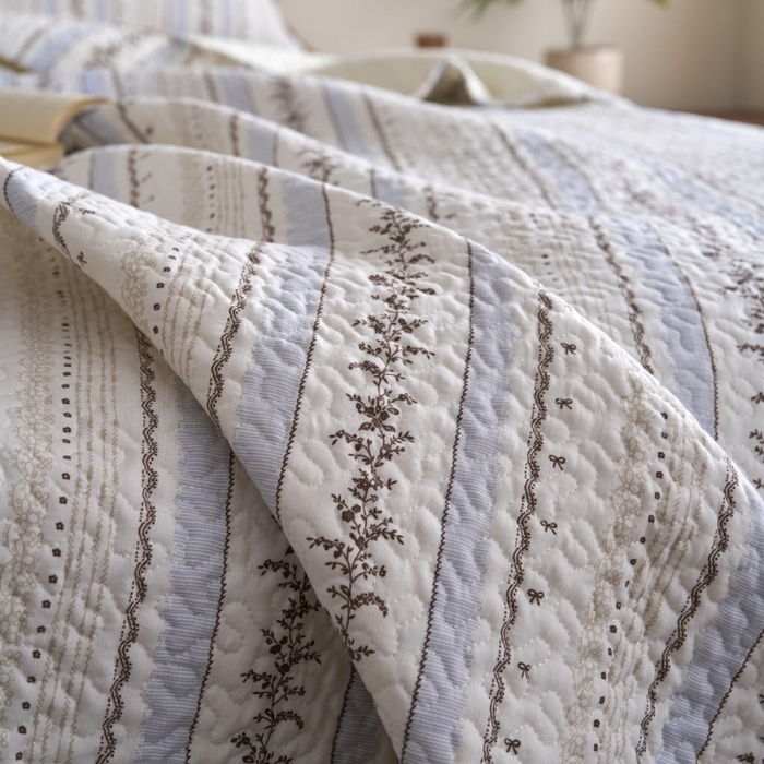 91家纺网 家纺一手货源 找家纺 漫仙阁家纺 2025新款热卖法式花边款加厚床盖床盖三件套 白兰地