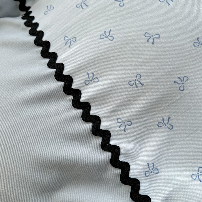 91家纺网 家纺一手货源 找家纺 大麦家纺 2025新款韩式花边亲肤棉四件套 蓝色蝴蝶结