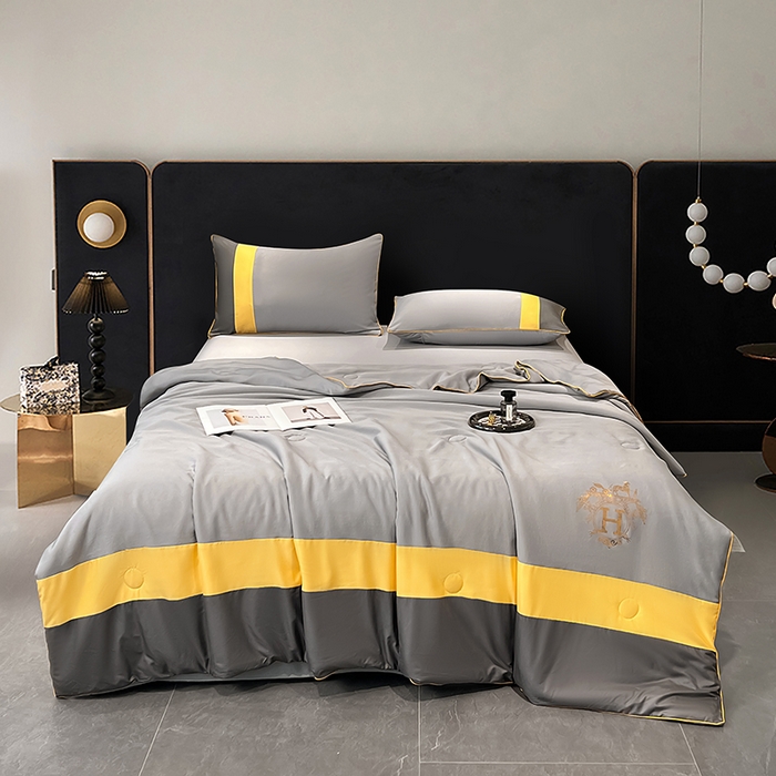 91家纺网 家纺一手货源 找家纺 梦舒羽 2025新款清凉舒适水洗冰丝双拼亮钻夏被 双拼亮钻高级灰