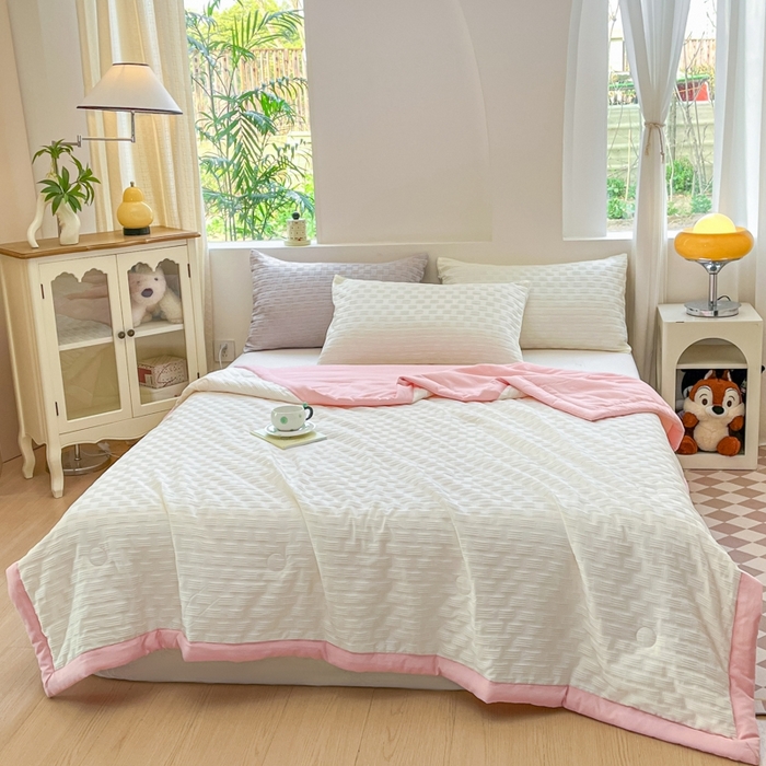 91家纺网 家纺一手货源 找家纺 欧邦 2025新款华夫格水洗棉夏被 白＋粉