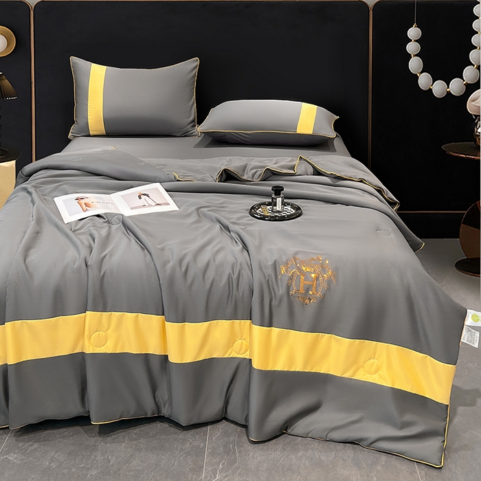 91家纺网 家纺一手货源 找家纺 （总）梦舒羽 2025新款清凉舒适水洗冰丝双拼亮钻夏被