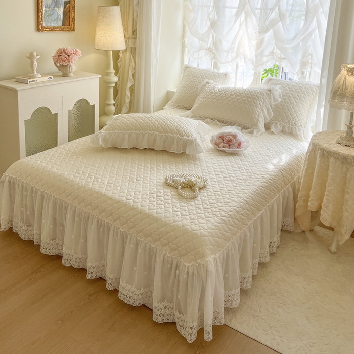 91家纺网 家纺一手货源 找家纺 亲亲公主家纺2025新款100支长绒棉全棉蕾丝夹棉床盖四件套-巴黎春天 巴黎春天-米色