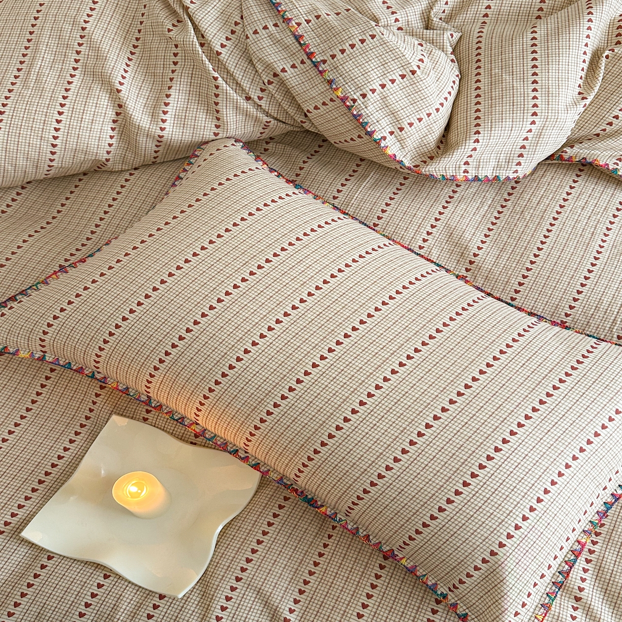 91家纺网 家纺一手货源 找家纺 2025新款工艺款全棉双层纱小清新贝壳边四件套 情初