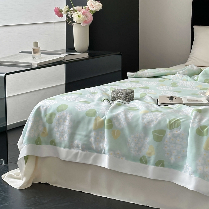 91家纺网 家纺一手货源 找家纺 茧羽世家 2025新款天丝银萃沁氧抗菌系列夏被子被芯 绮翠绣梦