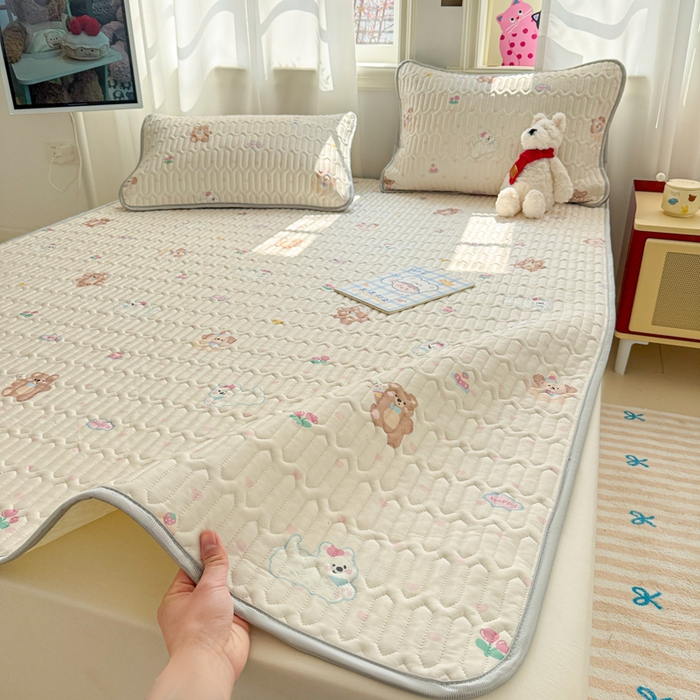 91家纺网 家纺一手货源 找家纺 慕尚家纺 2025新款小清新凉感丝乳胶席 哈哈俱乐部