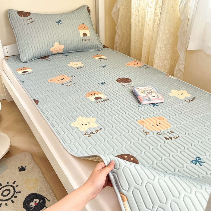 91家纺网 家纺一手货源 找家纺 川悦生活 2025新款小阪凉感丝印花凉席-学生床 好物日志-奶蓝