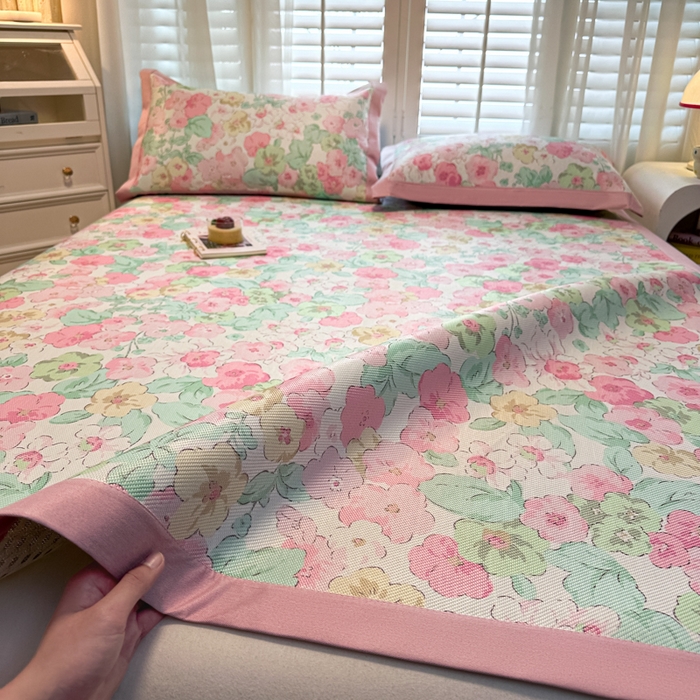 91家纺网 家纺一手货源 找家纺 席佬大 2025新款高克重卡通数码印花冰藤席床席床笠款 繁花-平铺款