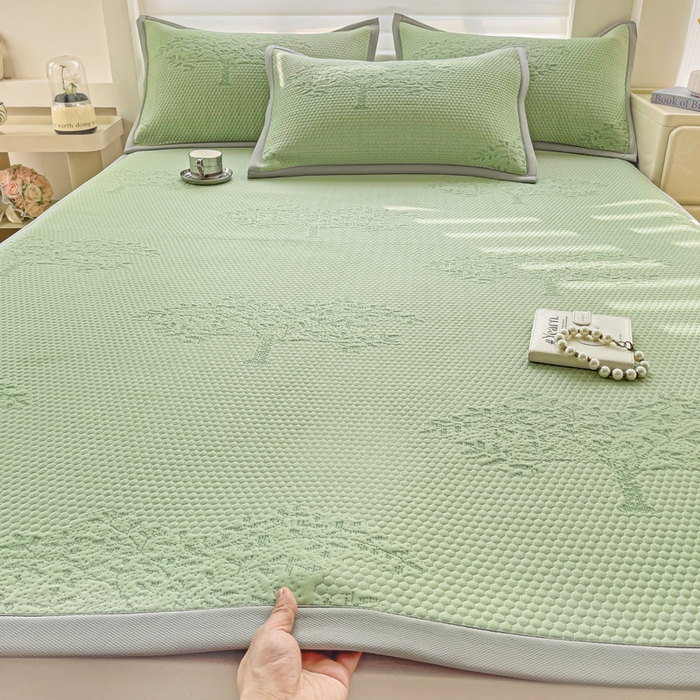 91家纺网 家纺一手货源 找家纺 富馨莱 2025新款A类480克PE凉感凉豆豆凉席三件套和单件平铺款 发财树-绿