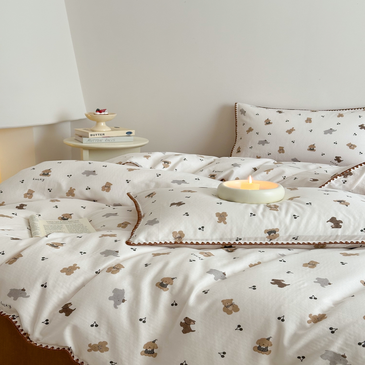 91家纺网 家纺一手货源 找家纺 2025新款工艺款全棉双层纱小清新贝壳边四件套 比波熊