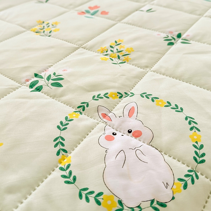 91家纺网 家纺一手货源 找家纺 憨豆家纺 2025新款纳米印花超声波夏被简约可机洗空调被夏凉被礼品被直播跨境 花间小兔