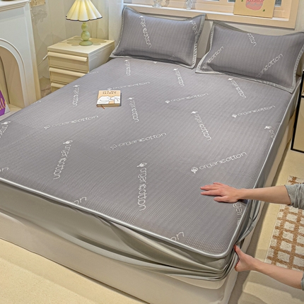 91家纺网 家纺一手货源 找家纺 富馨莱 2025新款A类480克PE凉感凉豆豆凉席三件套和单件床笠款 绅士灰