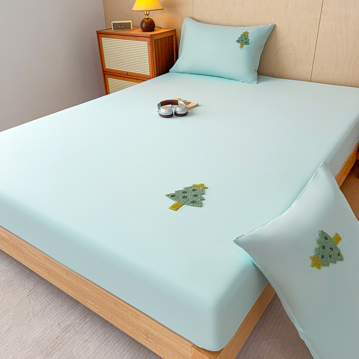 91家纺网 家纺一手货源 找家纺 澳梵家居 2025新款A类全棉毛巾绣床笠 小树-蓝