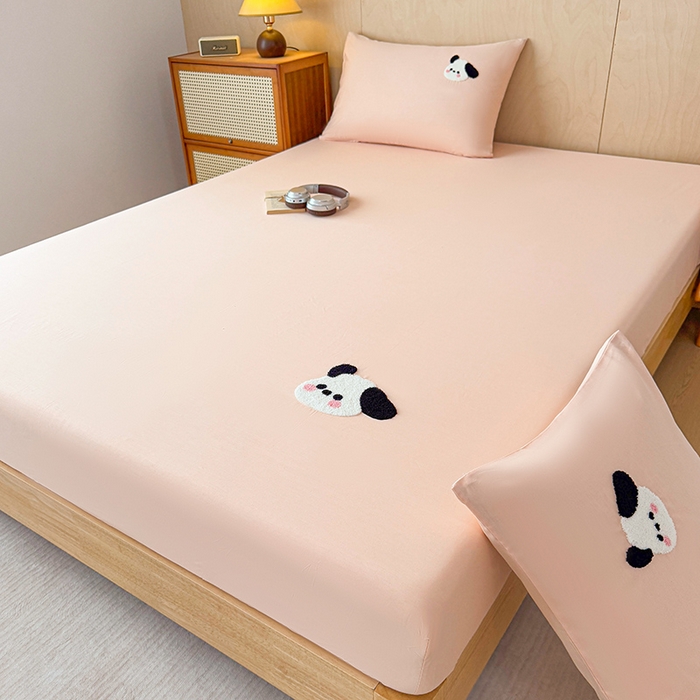 91家纺网 家纺一手货源 找家纺 澳梵家居 2025新款A类全棉毛巾绣床笠 大耳朵狗-粉玉