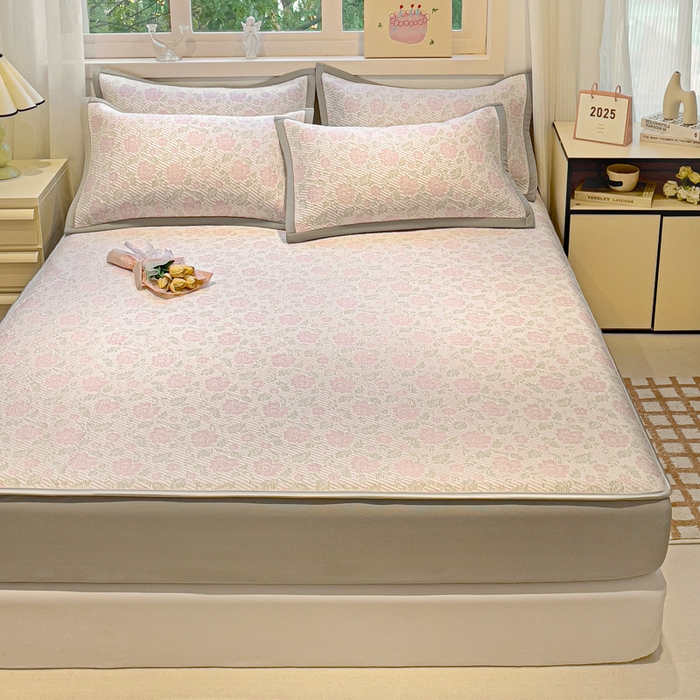 91家纺网 家纺一手货源 找家纺 富馨莱 2025新款A类480克PE凉感凉豆豆凉席三件套和单件床笠款 玫瑰花园-粉