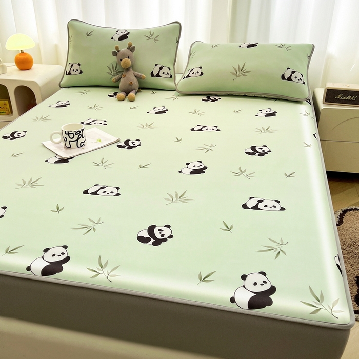 91家纺网 家纺一手货源 找家纺 2025春夏新款独家研发太空层凉感软席冰丝印花凉席床笠款 小熊猫