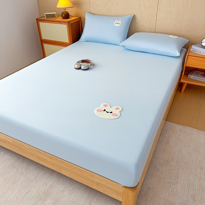 91家纺网 家纺一手货源 找家纺 澳梵家居 2025新款A类全棉毛巾绣床笠 兔兔-蓝