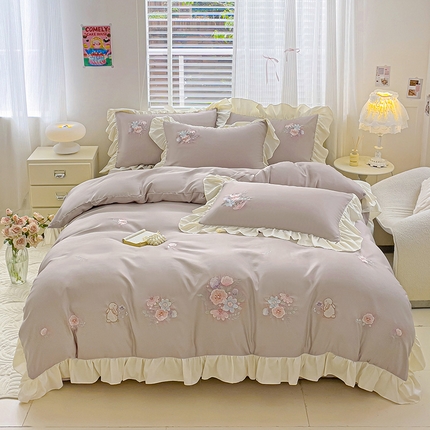 91家纺网 家纺一手货源 找家纺 （总）焱博家纺 2025新款韩版花间细语系列水洗冰丝刺绣花边四件套