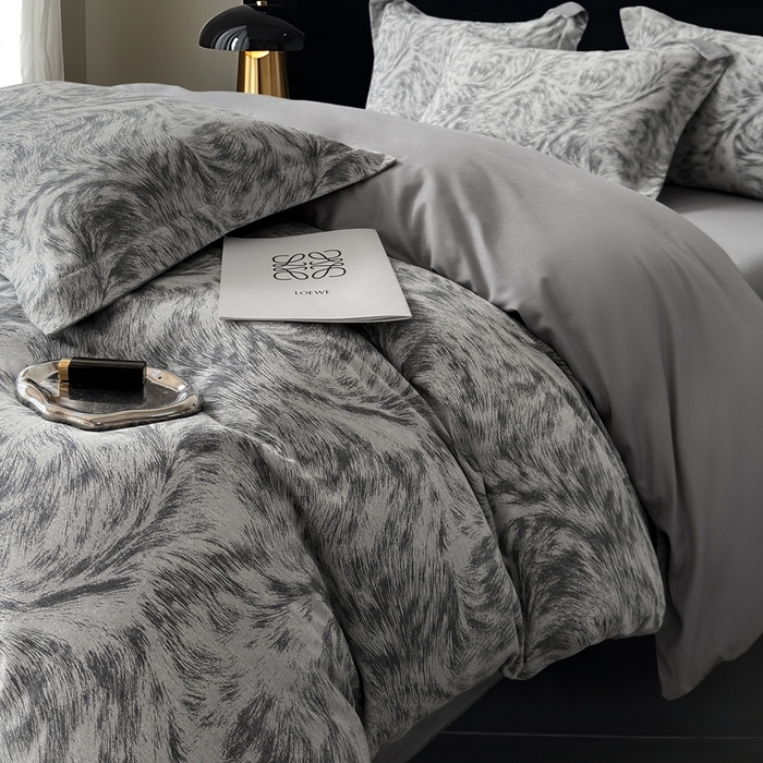 91家纺网 家纺一手货源 找家纺 朵希曼 2025新款轻奢全棉提花系列四件套 极简深蓝