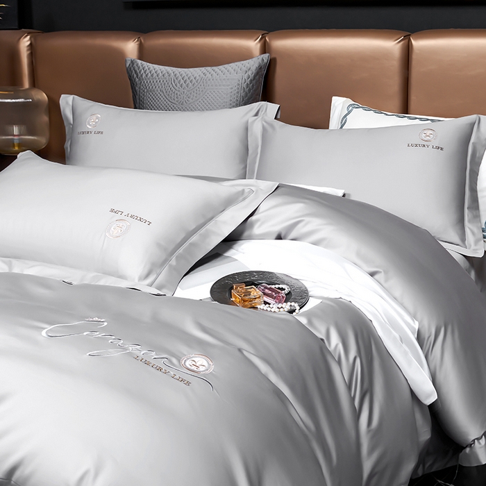 91家纺网 家纺一手货源 找家纺 U品汇 2025新款60s支贡缎长绒棉刺绣花四件套纯棉全棉100%棉礼盒包装 简凡-高级灰