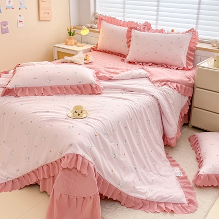 91家纺网 家纺一手货源 找家纺 （总）慕克斯 2025新款奶小棉韩版床盖款夏被四件套