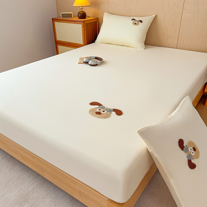 91家纺网 家纺一手货源 找家纺 澳梵家居 2025新款A类全棉毛巾绣床笠 飞天小狗-白