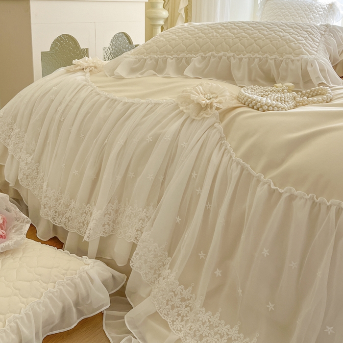 91家纺网 家纺一手货源 找家纺 亲亲公主家纺2025新款100支长绒棉全棉蕾丝夹棉床盖四件套-巴黎春天 巴黎春天-米色