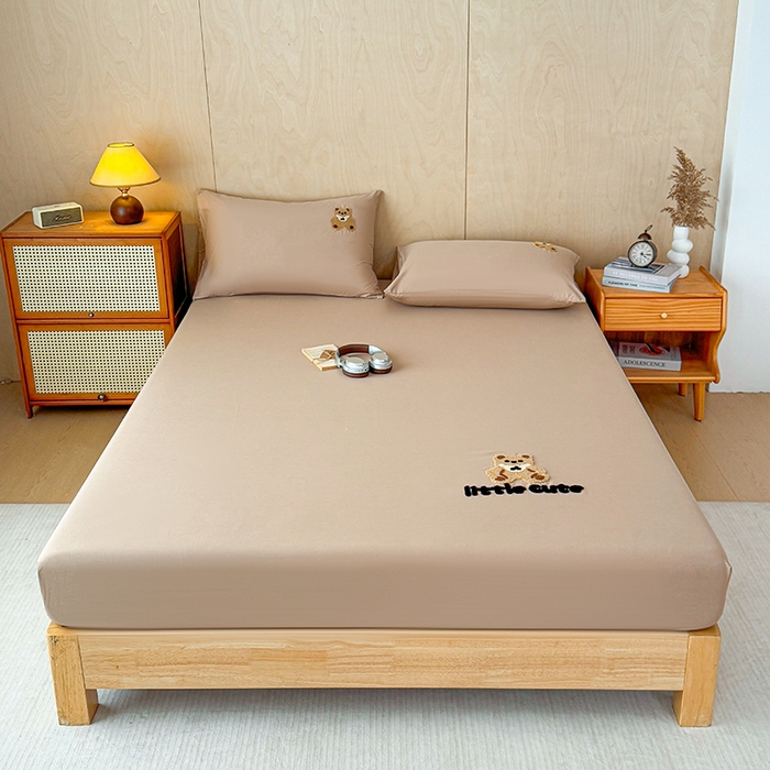 91家纺网 家纺一手货源 找家纺 澳梵家居 2025新款A类全棉毛巾绣床笠 咖啡熊