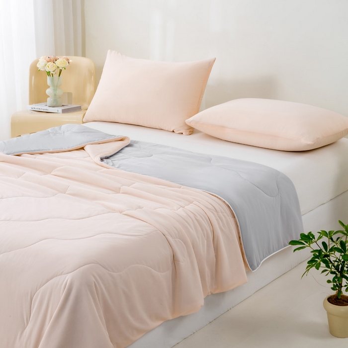 91家纺网 家纺一手货源 找家纺 好梦来家纺（原锦茂家纺） 2026新款印花凉感丝抗菌夏被 粉拼灰