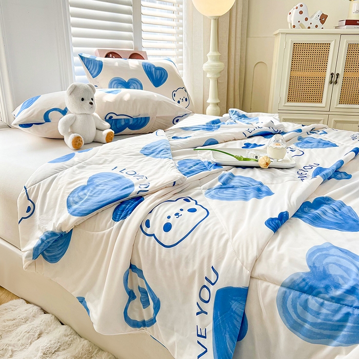 91家纺网 家纺一手货源 找家纺 好梦来家纺（原锦茂家纺） 2025新款印花凉感丝抗菌夏被 爱心熊