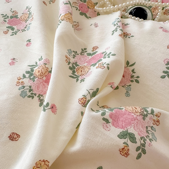 91家纺网 家纺一手货源 找家纺 赫本家纺  2025新款水洗棉花边款夹棉床盖三件套四件套 寇依娜