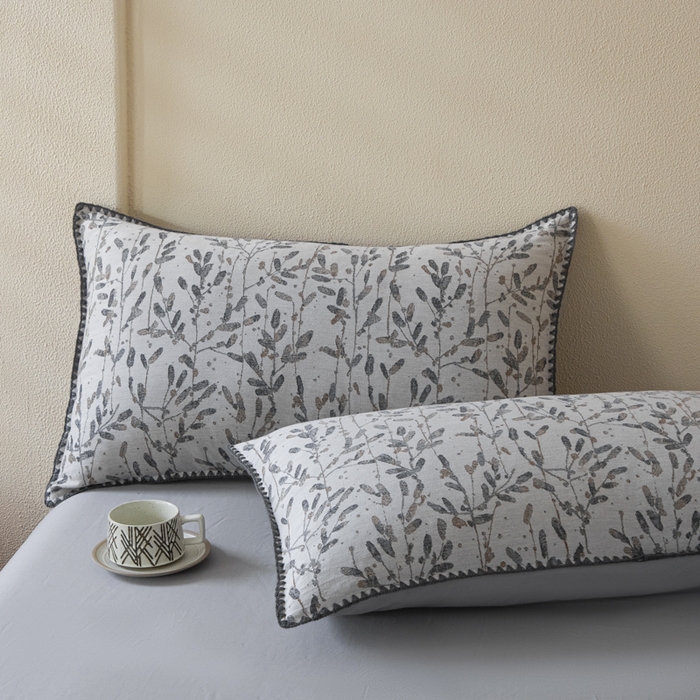 91家纺网 家纺一手货源 找家纺 2025新款亲肤全棉三层纱提花四件套 叶语-嫩灰