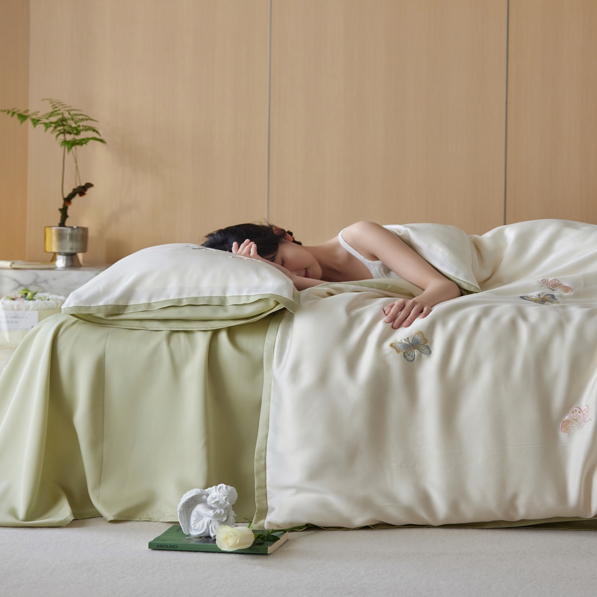 91家纺网 家纺一手货源 找家纺 风向标家纺  2025新款奥地利进口60s兰精天丝拼边款（风格一） 秘境-彩蝶