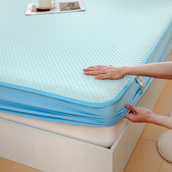 91家纺网 家纺一手货源 找家纺 绒宴家纺 2025新款提花凉席凉豆豆冰豆豆凉席三件套 简约-淡蓝床笠款