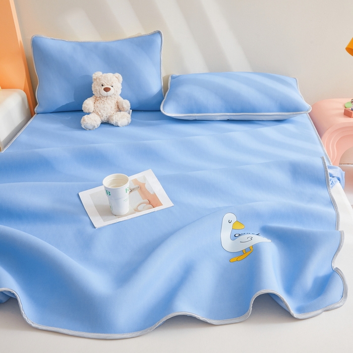 91家纺网 家纺一手货源 找家纺 2025春夏新款独家研发太空层凉感鸭冰丝烫画软凉席床笠款 凉感鸭-冰蓝