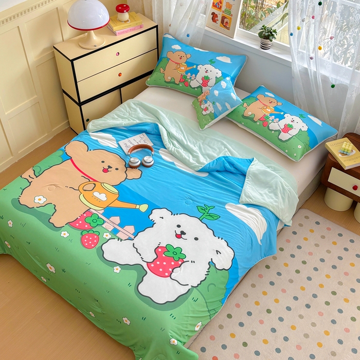 91家纺网 家纺一手货源 找家纺 ds生活馆 2025新款A类大版卡通凉感丝夏被 草莓小狗