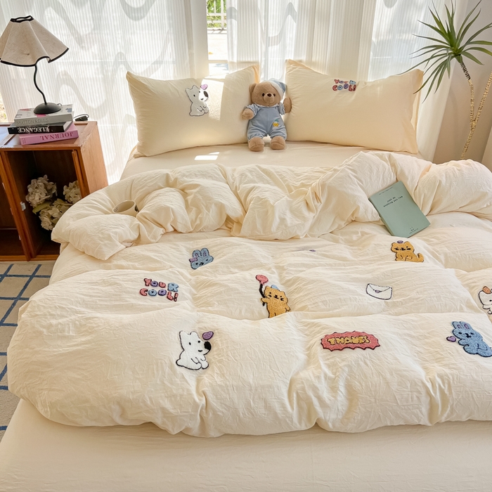 91家纺网 家纺一手货源 找家纺 韩巢家纺 2025新款超柔水洗棉毛巾绣四件套 动物乐园-奶黄