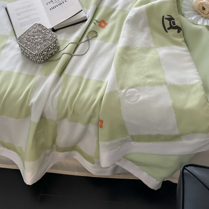 91家纺网 家纺一手货源 找家纺 茧羽世家 2025新款天丝银萃沁氧抗菌系列夏被子被芯 绿野棋语