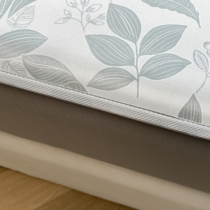 91家纺网 家纺一手货源 找家纺 2025春夏新款独家研发太空层凉感软席冰丝印花凉席床笠款 绿茵