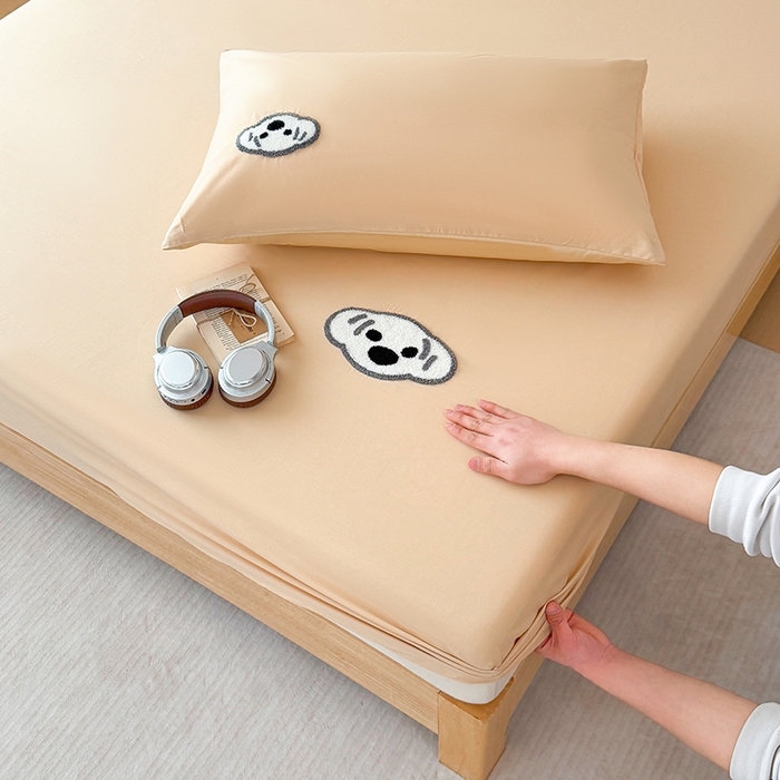 91家纺网 家纺一手货源 找家纺 澳梵家居 2025新款A类全棉毛巾绣床笠 小白-粉玉