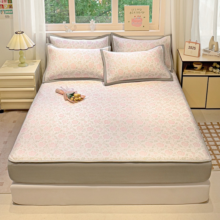 91家纺网 家纺一手货源 找家纺 富馨莱 2025新款A类480克PE凉感凉豆豆凉席三件套和单件床笠款 玫瑰花园-粉