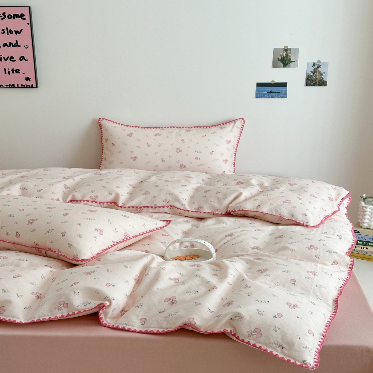 91家纺网 家纺一手货源 找家纺 2025新款春夏新品工艺款全棉双层纱贝壳边四件套 知樱