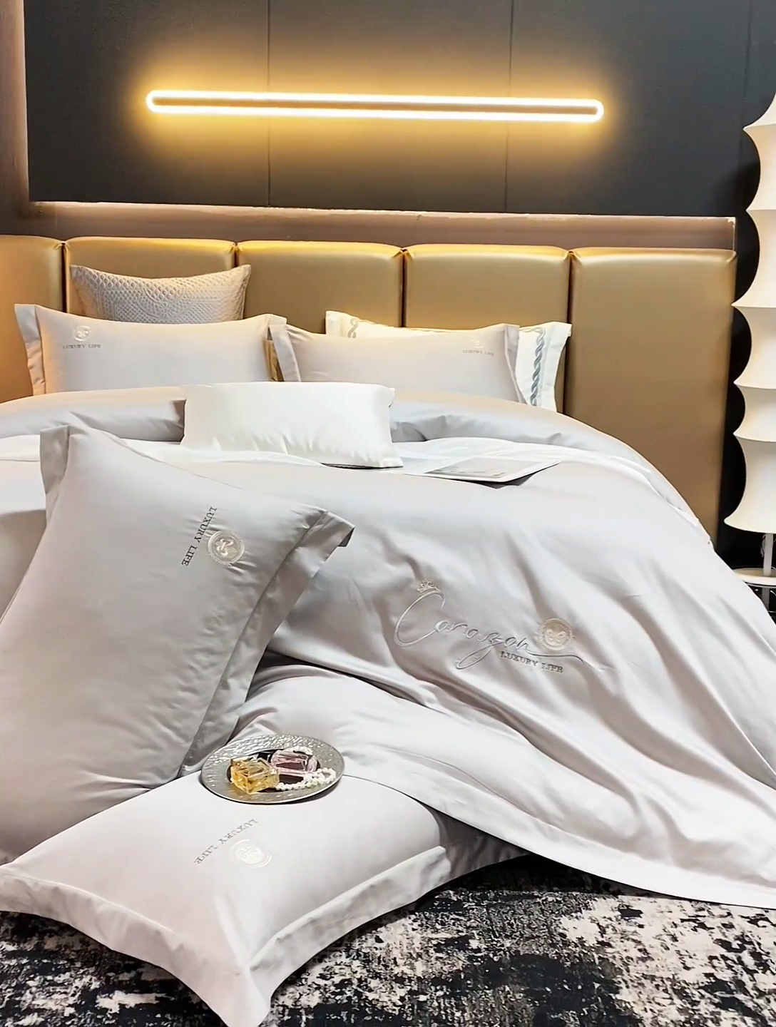 91家纺网 家纺一手货源 找家纺 U品汇 2025新款60s支贡缎长绒棉刺绣花四件套纯棉全棉100%棉礼盒包装 简凡-高级灰