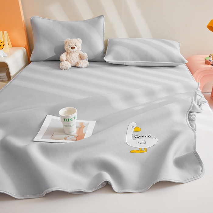 91家纺网 家纺一手货源 找家纺 2025春夏新款独家研发太空层凉感鸭冰丝烫画软凉席床笠款 凉感鸭-浅灰